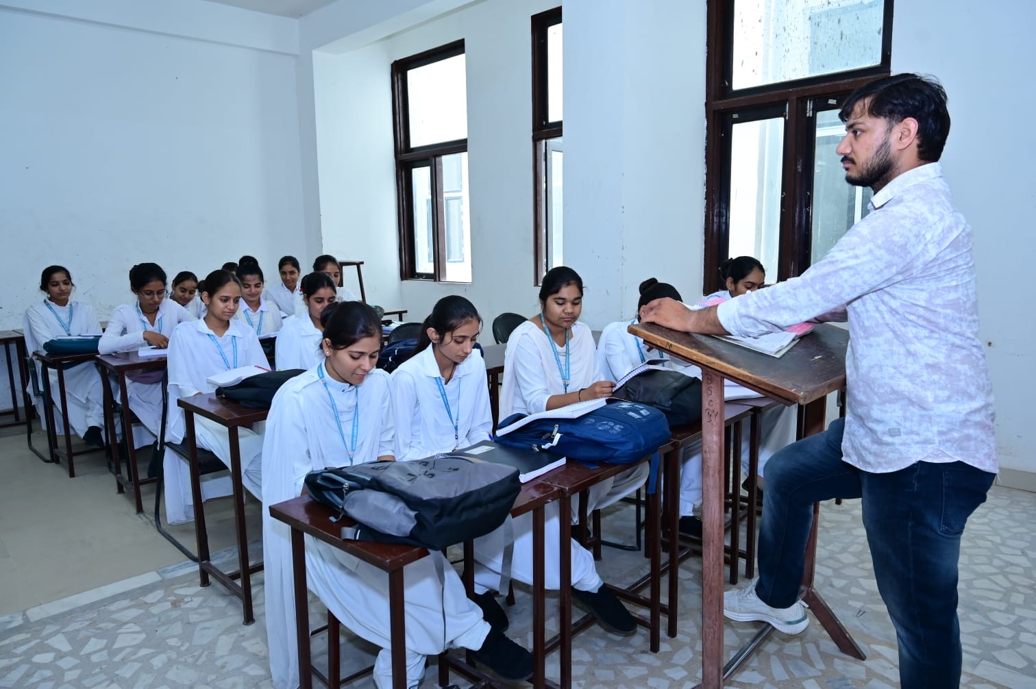 An instructor guiding students during an MGGC Sikar classroom session