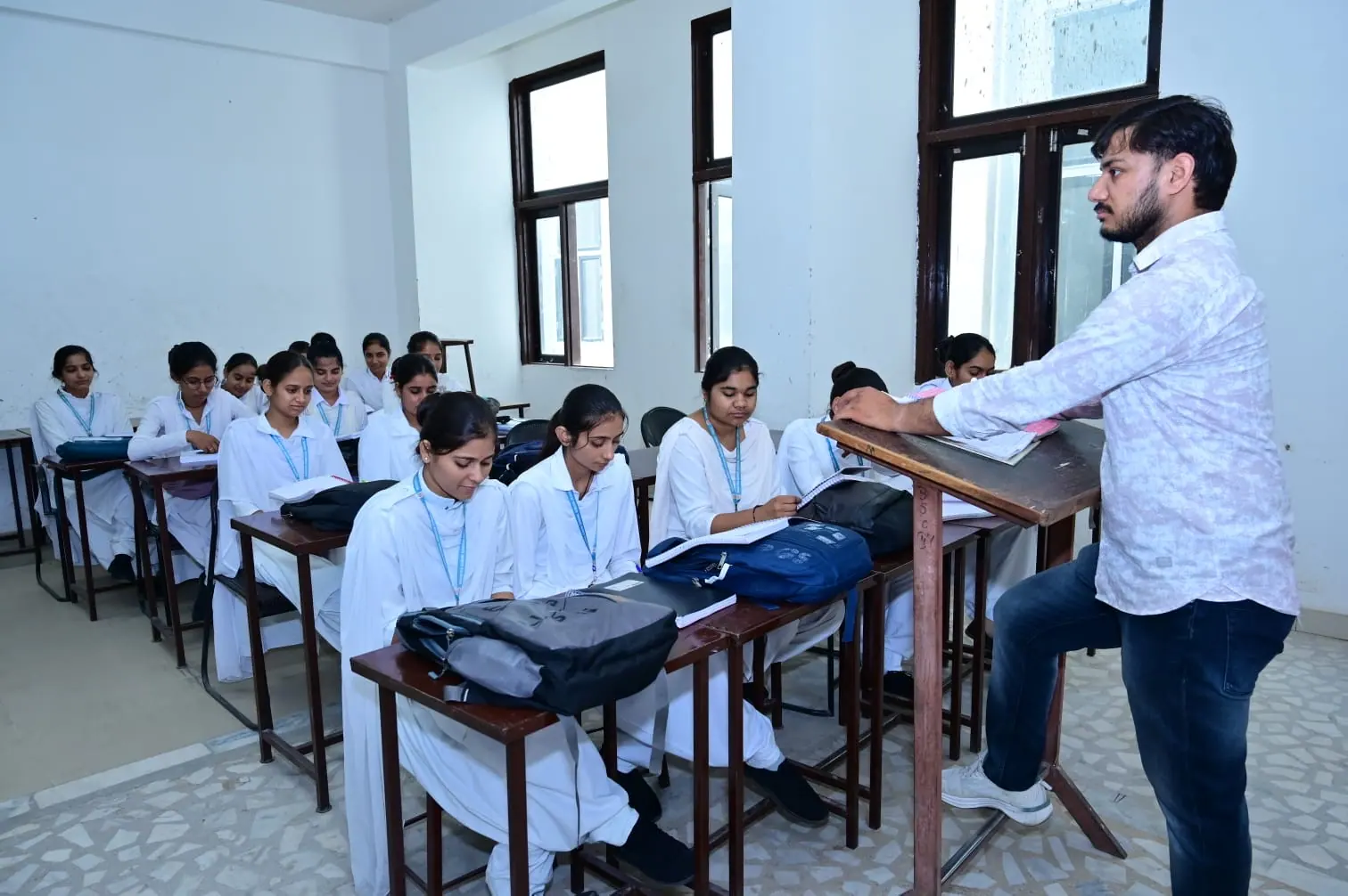 An instructor guiding students during an MGGC Sikar classroom session